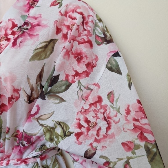 Show me Your Mumu floral robe - Picture 14 of 14